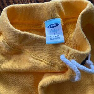 Baby size S 3-6 months Old Navy sweatpants yellow